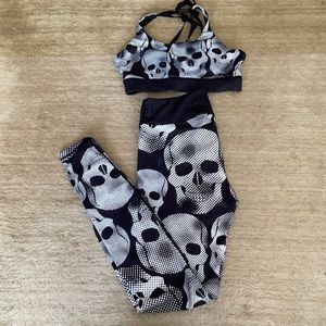 Skull leggings and sports bra to match